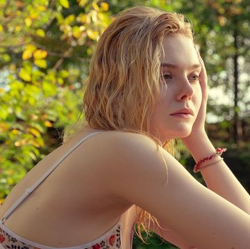 elle fanning looking sad elle fanning looking sad